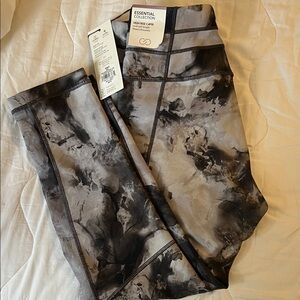 CALIA by Carrie Underwood Black and Gray Leggings